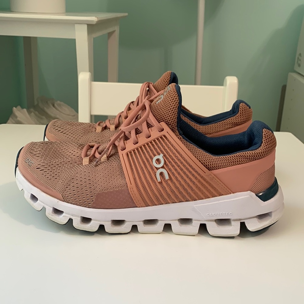 ON Running (8) Cloudswift Helion Sneakers - Women’s